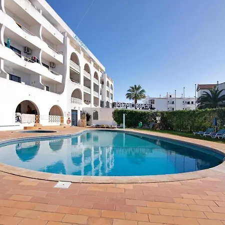 Alta Oura Apartment *